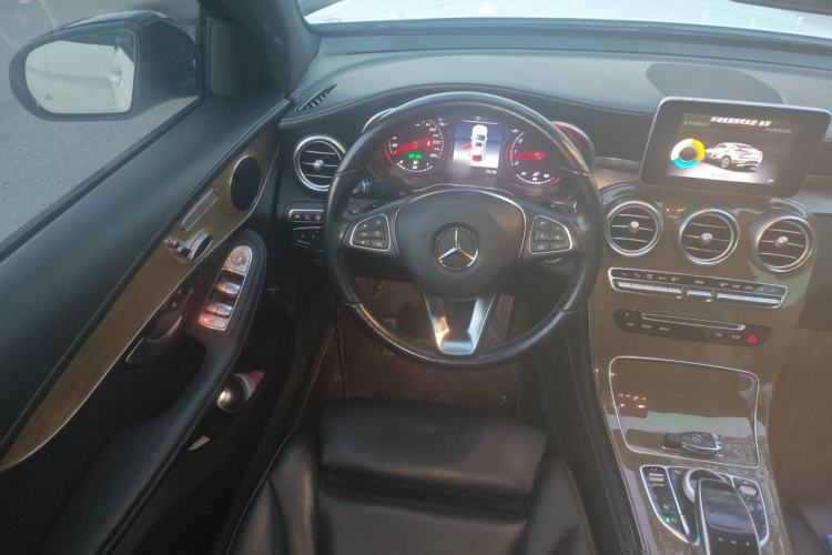 Used Mercedes-Benz GLC Coupe 2019 GLC 260 4MATIC Coupe SUV Steering Wheel