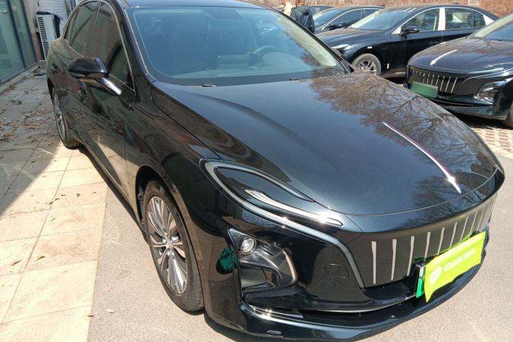 Used Hongqi E-QM5 2024 610 km PLUS Front Right 45 Deg