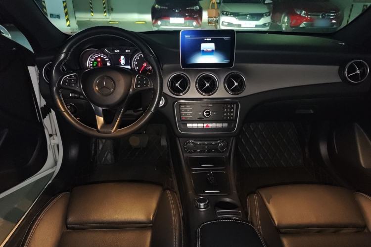 Used Mercedes-Benz CLA 2018 CLA 200 Style Edition Center Console