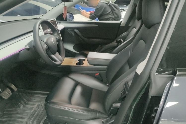 Used Tesla Model Y 2024 Long-Range All-Wheel-Drive Version