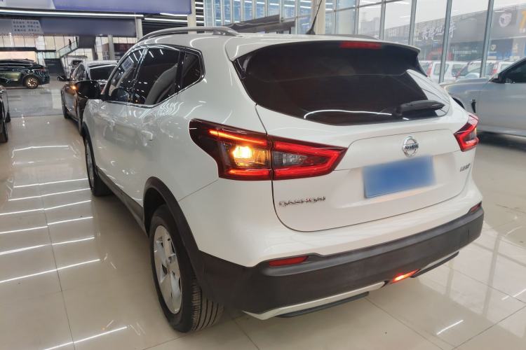 Used Nissan Qashqai 2021 2.0L CVT Smart Enjoyment Version Exterior 2