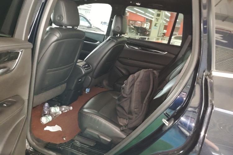 Used Cadillac XT6 2021 28T Six-Seater Four-Wheel-Drive Luxury Version Left Rear Seat