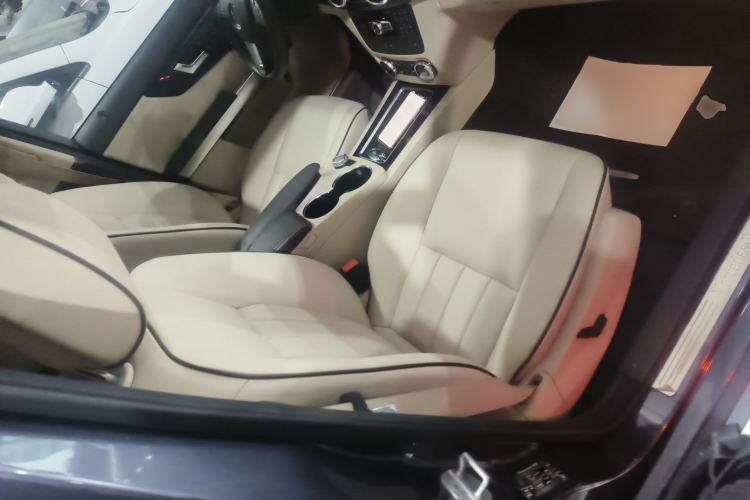 Used Mercedes-Benz GLK-Class 2013 Facelift GLK 300 4MATIC Luxury Edition Right Front Seat