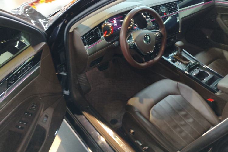 Used Volkswagen Phideon 2021 380TSI Luxury Edition
