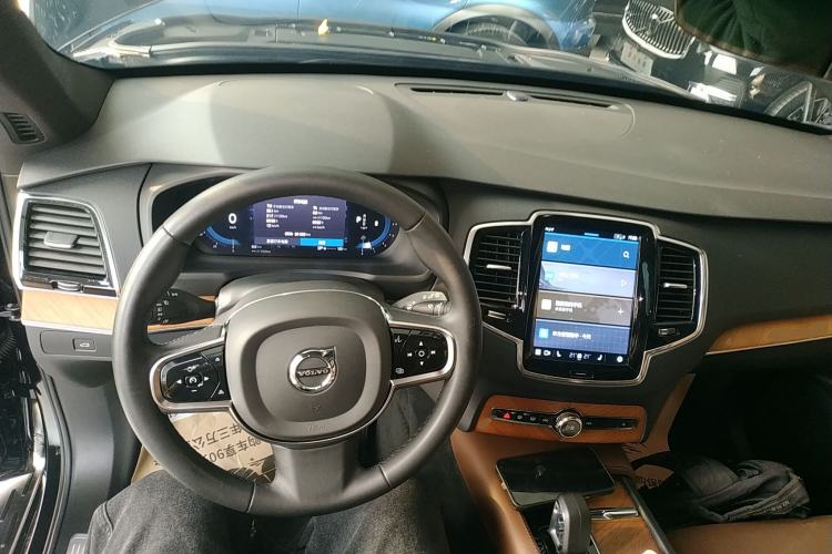 Used Volvo XC90 2023 B6 Zhiyi Luxury Edition 7-Seater Center Console