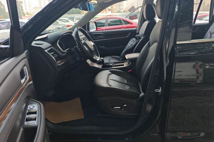 Used Roewe RX8 2018 30T Smart Connectivity Two-Wheel Drive Supreme Edition

