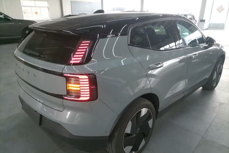 Used Volvo EX30 2025 Rear-Drive Long-Range Version Ultra
