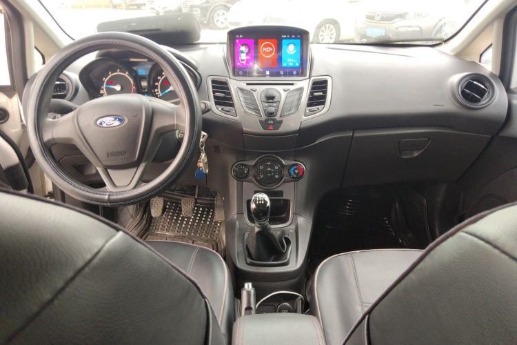 Used Ford Fiesta 2013 Sedan 1.5L Manual Fashion Edition Center Console
