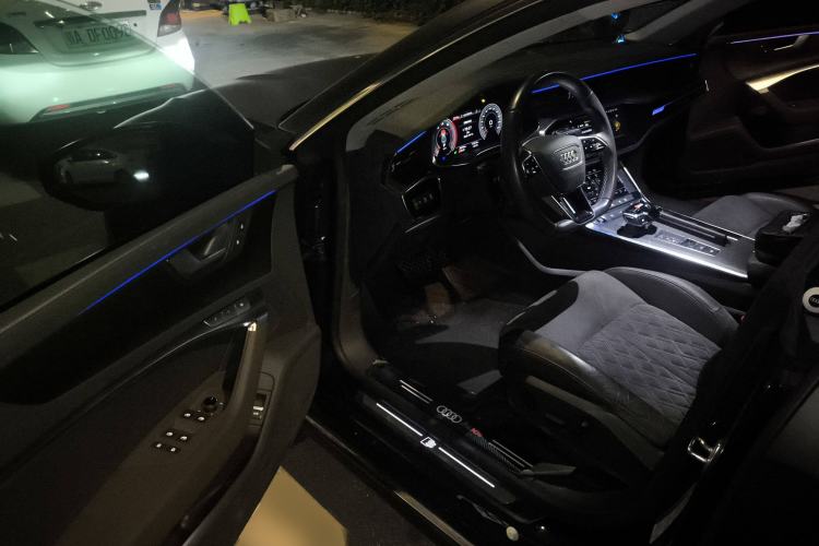 Used Audi A7L 2022 55 TFSI quattro S-line Zhiyuan Crystal Flow Package
