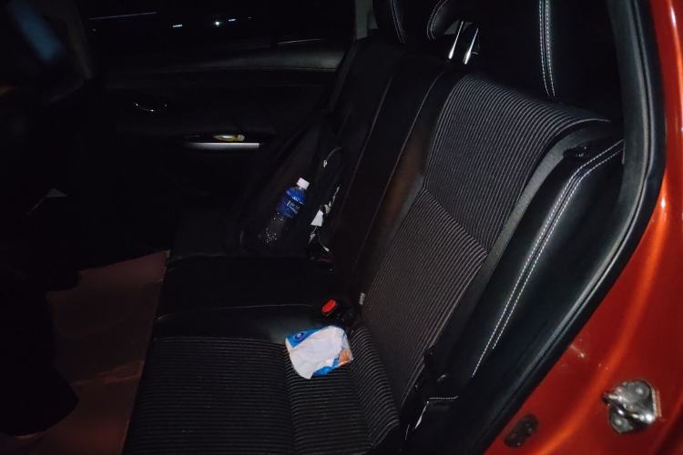 Used Toyota YARiS L Zhi Xuan 2015 1.5G Automatic Orange Limited Edition
