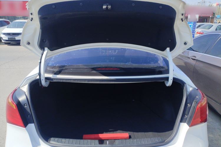 Used Hyundai Mistra 2014 1.8L Manual Comfort GL Model Trunk