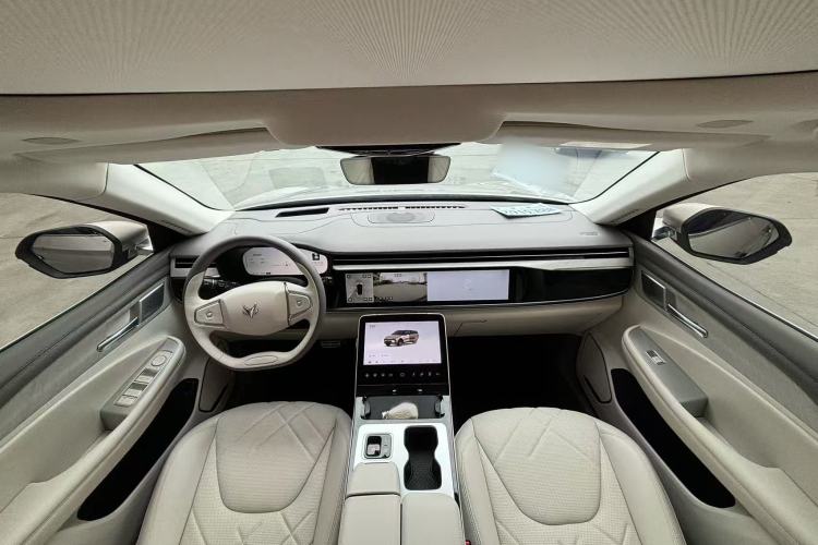 Used ARCFOX Alpha T6 2025 688MAX 175kW
