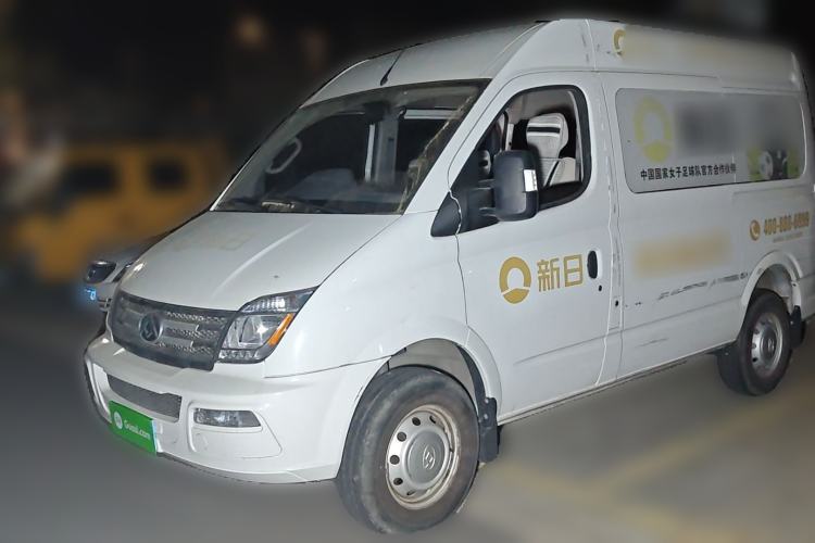 Used SAIC MAXUS Xintu V80 2023 2.0T Manual Classic Aoyuntong Power Version Short Wheelbase Mid-Height 5/6-Seater