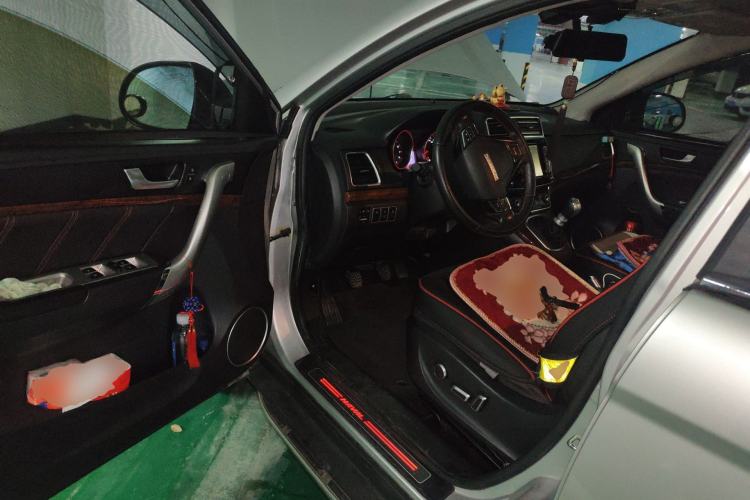 Used Haval H6 2015 Revised Version Sport Edition 1.5T Manual Transmission Two-Wheel Drive Elite Grade
