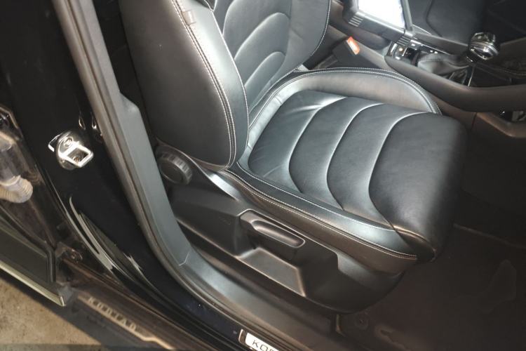 Used Skoda Kodiaq 2017 TSI330 7-Seater Two-Wheel-Drive Luxury Edition Right Front Seat