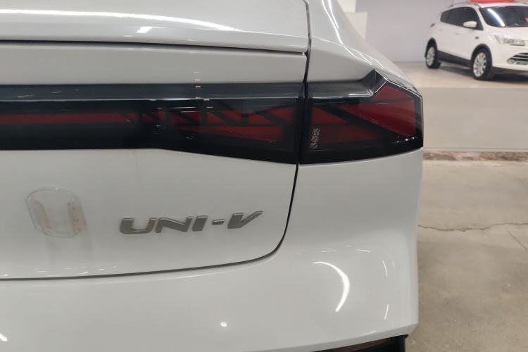Used CHANGAN UNI-V 2024 1.5T High-Energy Version
