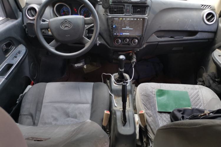 Used CHANGAN KAICHENG Ruixing M60 2020 1.5L Standard Version China VI 6-Seater DAM15KR Center Console