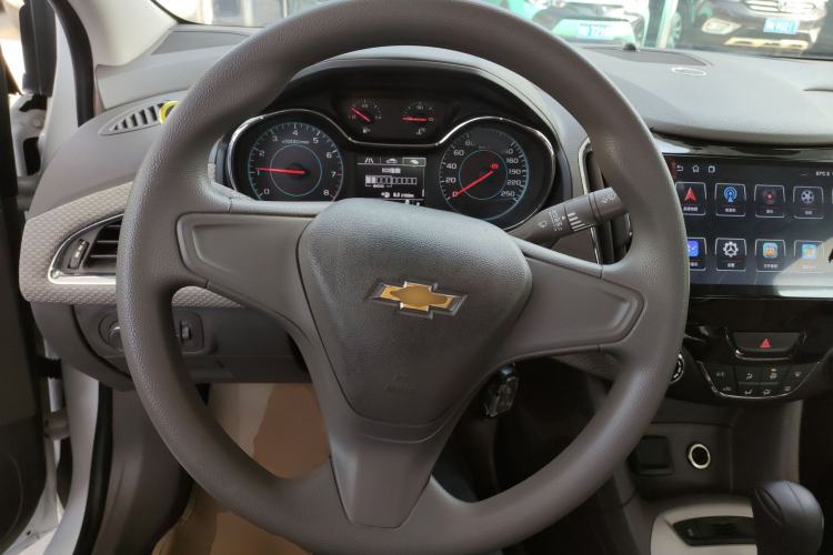 Used Chevrolet Cruze 2015 1.5L Automatic Fashion Navigation Edition