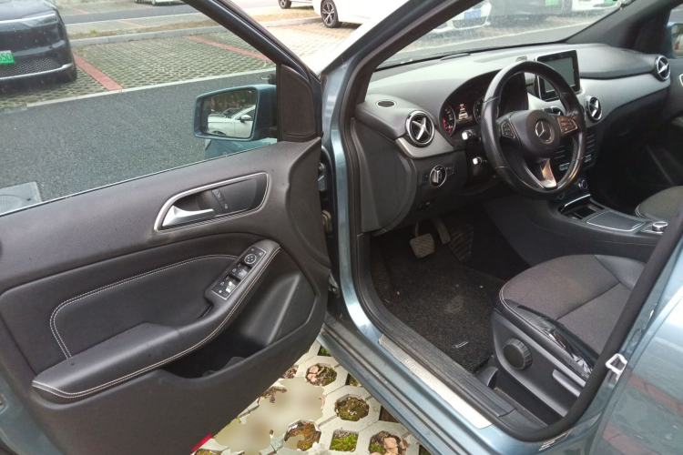 Used Mercedes-Benz B-Class 2015 B 200 Sport Edition Driver Seat