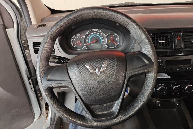 Used Wuling Rongguang V 2019 1.5L Standard Version China VI LAR Steering Wheel