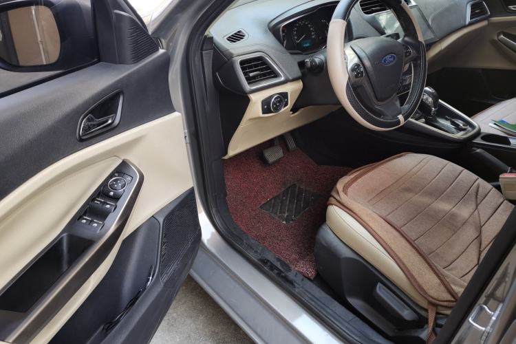 Used Ford Escort 2015 1.5L Automatic Fashion Model Driver Seat