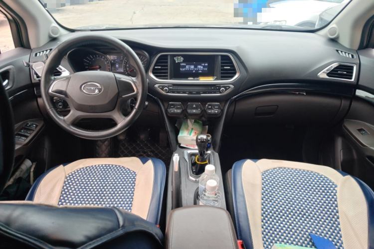 Used GAC Trumpchi GS4 2015 200T Manual Comfort Edition Center Console