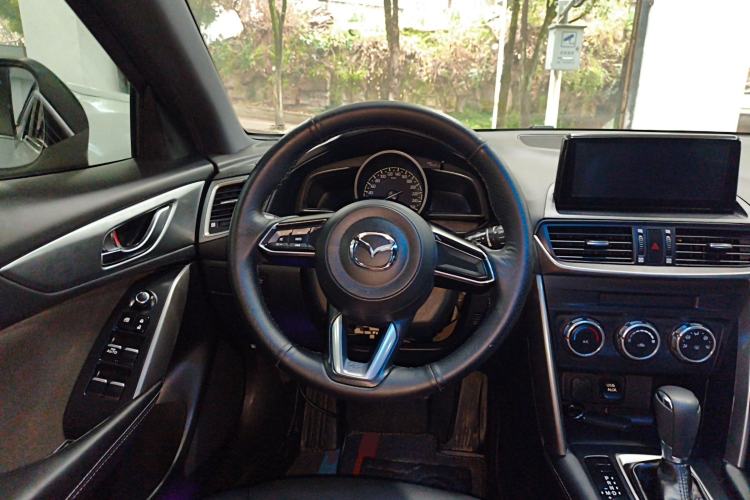 Used Mazda CX-4 2018 2.0L Automatic Two-Wheel Drive Blue Sky Dynamic Version China V Standard
