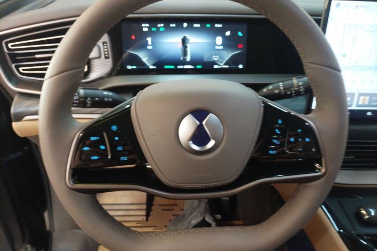 Used Denza D9 2023 DM-i 965 Luxury Model