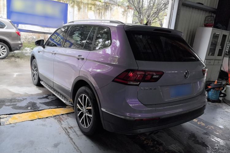 Used Volkswagen Tiguan L 2017 330TSI Automatic Two-Wheel Drive Luxury Edition Rear Left 45 Deg