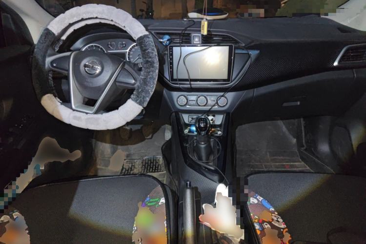 Used Nissan Lannia 2016 1.6L Manual Fashion Edition Center Console