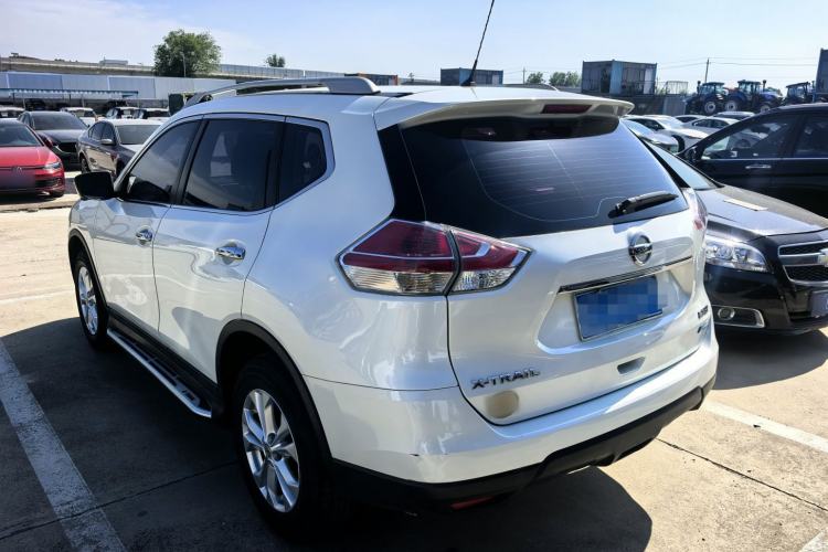 Used Nissan X-Trail 2015 2.0L CVT Comfort MAX Edition 2WD
