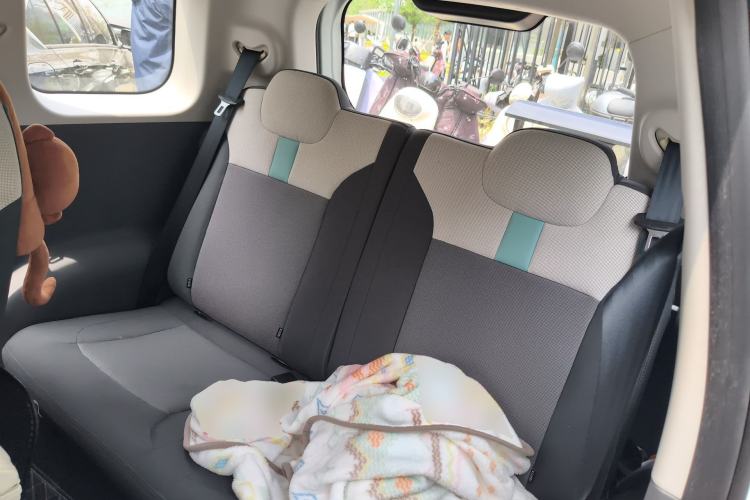 Used CHANGAN NEVO Lumin 2022 155 km – Refreshingly Sweet Edition Left Rear Seat