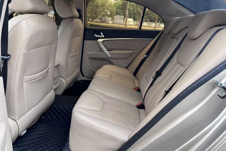 Used Geely Auto Emgrand 2017 Sedan Million Edition 1.5L Manual Luxury Model
