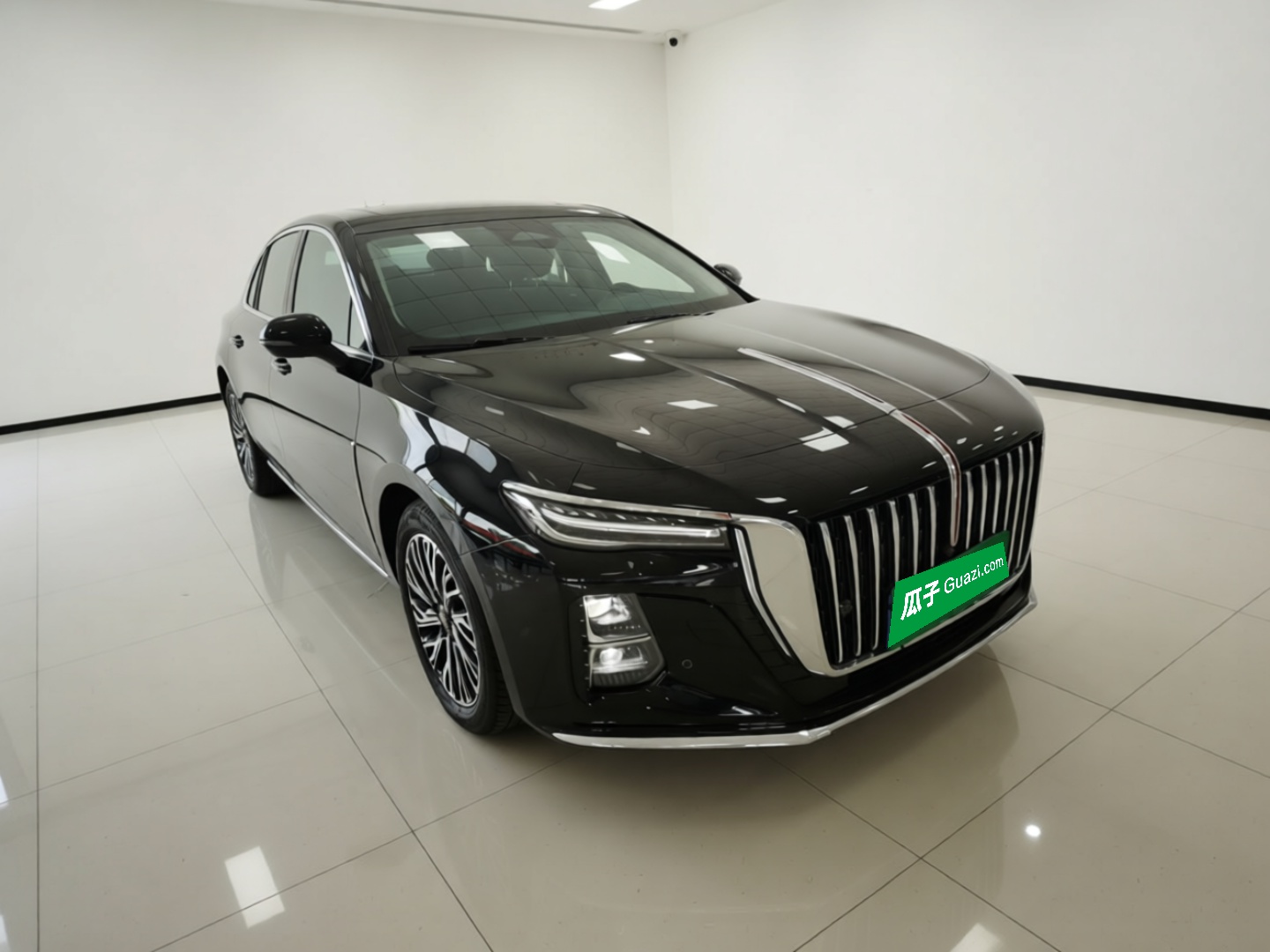 Hongqi H5 2025 2.0T Automatic Flag Edition – 500 000 Units Commemorative Version — снимка 3
