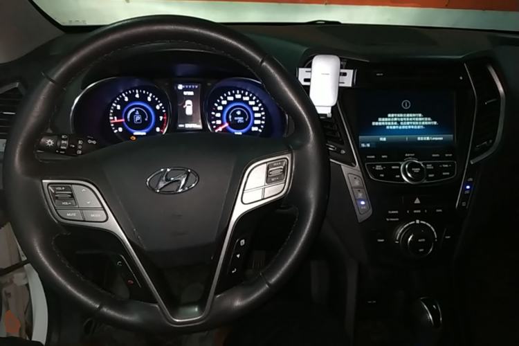 Used Hyundai Santa Fe 2013 2.0T Automatic All-Wheel Drive Top Trim