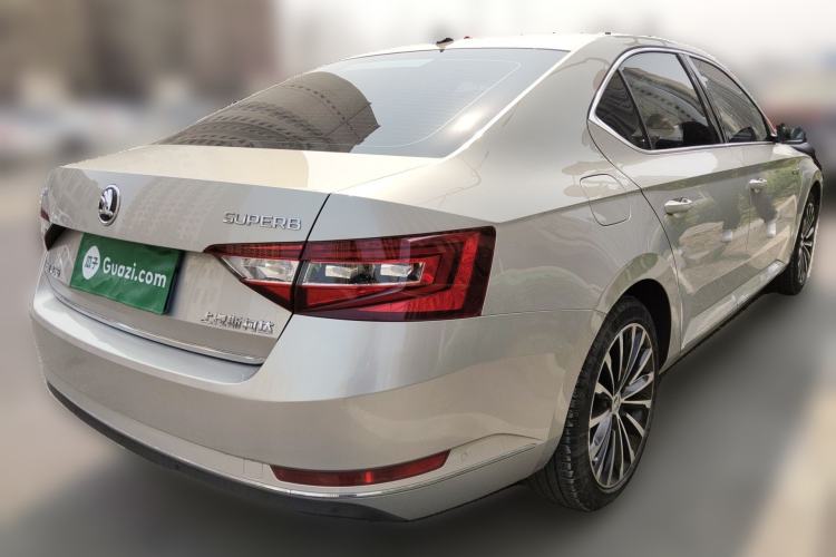 Used Skoda Superb 2016 TSI330 DSG Smart Drive Edition
