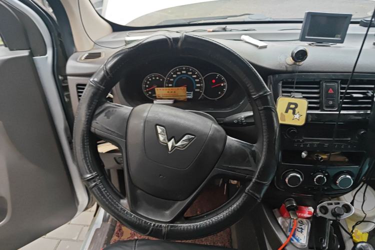 Used Wuling Rongguang V 2016 1.5L Standard Version Steering Wheel