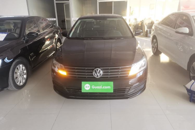 Used Volkswagen Lavida 2015 1.6L Manual Fashion Edition