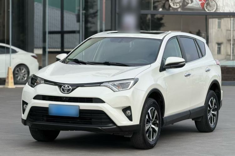 Used Toyota RAV4 2016 2.0L CVT Two-Wheel Drive Fashion Edition China V Standard