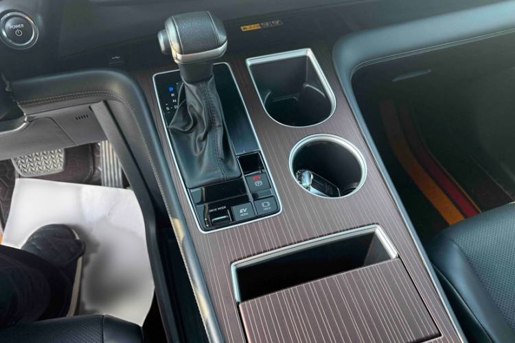 Used Toyota Granvia 2024 2.5L Hybrid Prestige PLUS Edition
