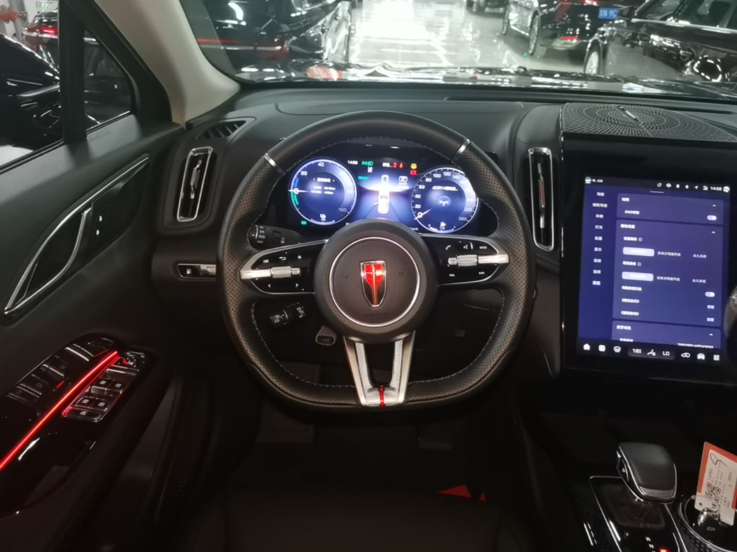 Hongqi HS3 PHEV 2025 Model 117km Jingwei Edition — снимка 13