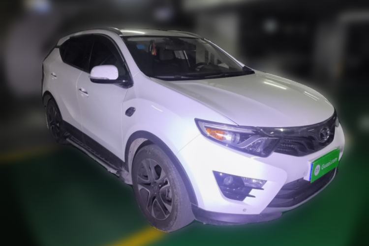 Used Soueast DX7 2015 1.5T Automatic Luxury Model Front Right 45 Deg