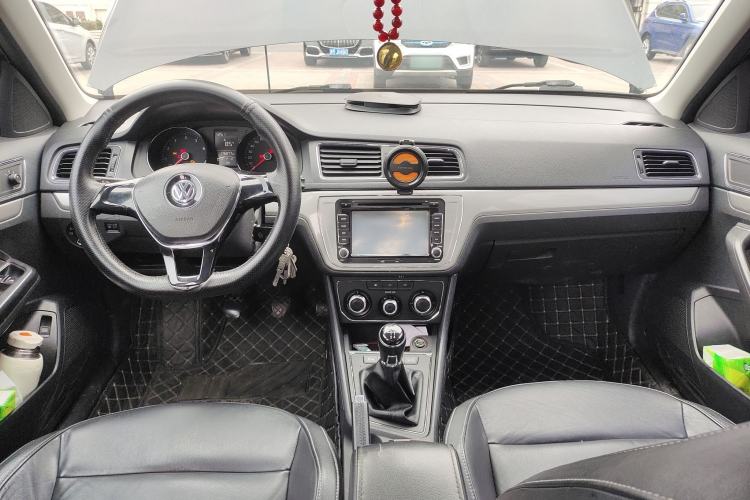 Used Volkswagen Lavida 2015 1.6L Manual Comfort Edition
