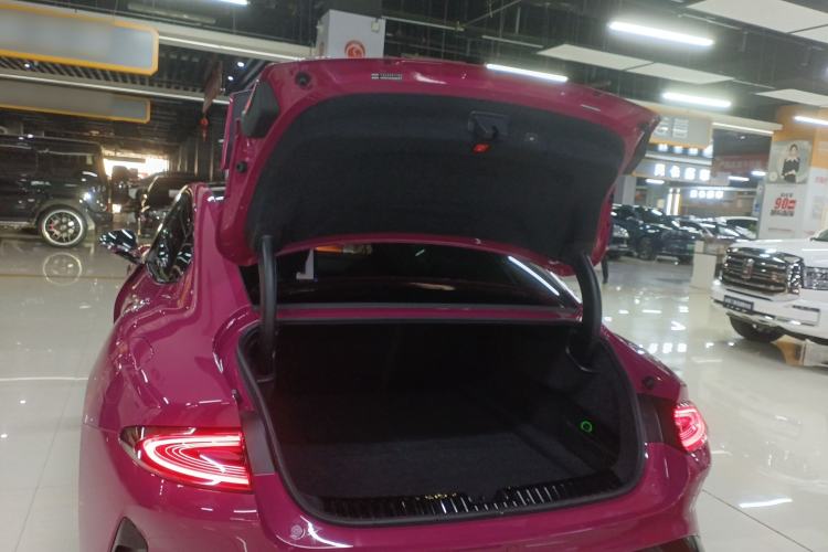 Used Xiaomi Auto SU7 2024 Four-Wheel Drive Ultra-Long Range Advanced Intelligent Driving Max Edition Trunk