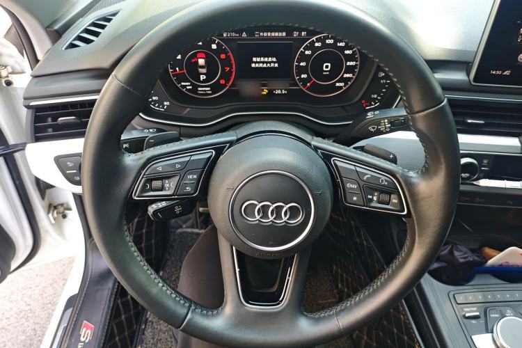 Used Audi A4L 2018 30th Anniversary Edition 40 TFSI Fashion Model
