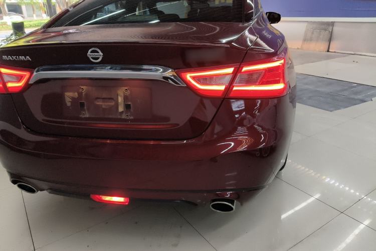 Used Nissan Maxima 2016 2.5L XV Ultimate Edition Right Rear Taillight
