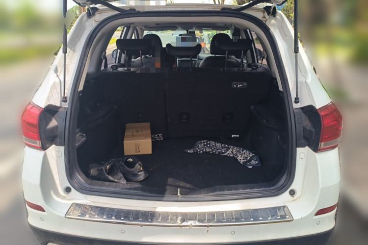 Used Haval H6 2017 Blue Label Sport Edition 1.5T Manual Two-Wheel Drive Elite Model Trunk