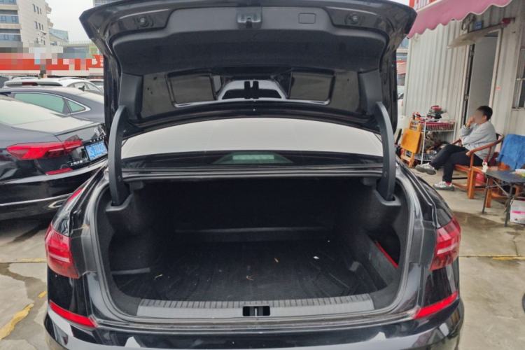 Used Volkswagen Passat 2020 330TSI Elite Edition China VI Trunk