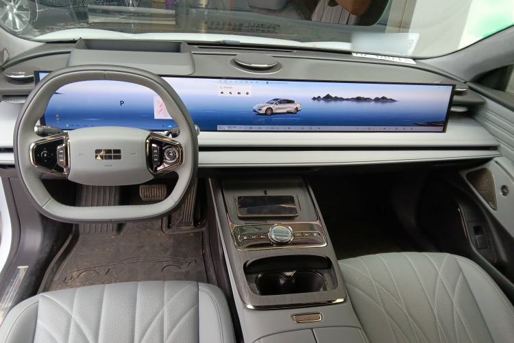 Used Geely Galaxy E8 2025 700 km Long-Range Intelligent Driving Version