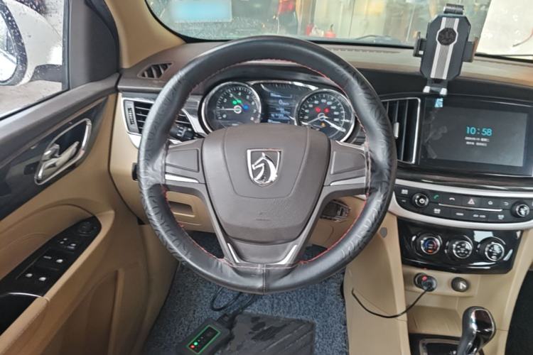 Used Baojun 730 2016 1.8L iAMT Comfort Version 7 Seats